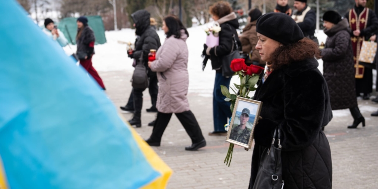 «Світло молитви в темряві війни»: у Тернополі відбулася спільна молитва за захисників, які загинули у лютому