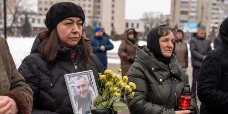 «Світло молитви в темряві війни»: у Тернополі відбулася спільна молитва за захисників, які загинули у лютому