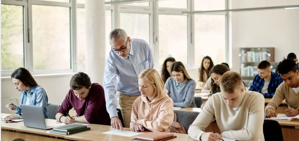 Краківський Економічний Університет.