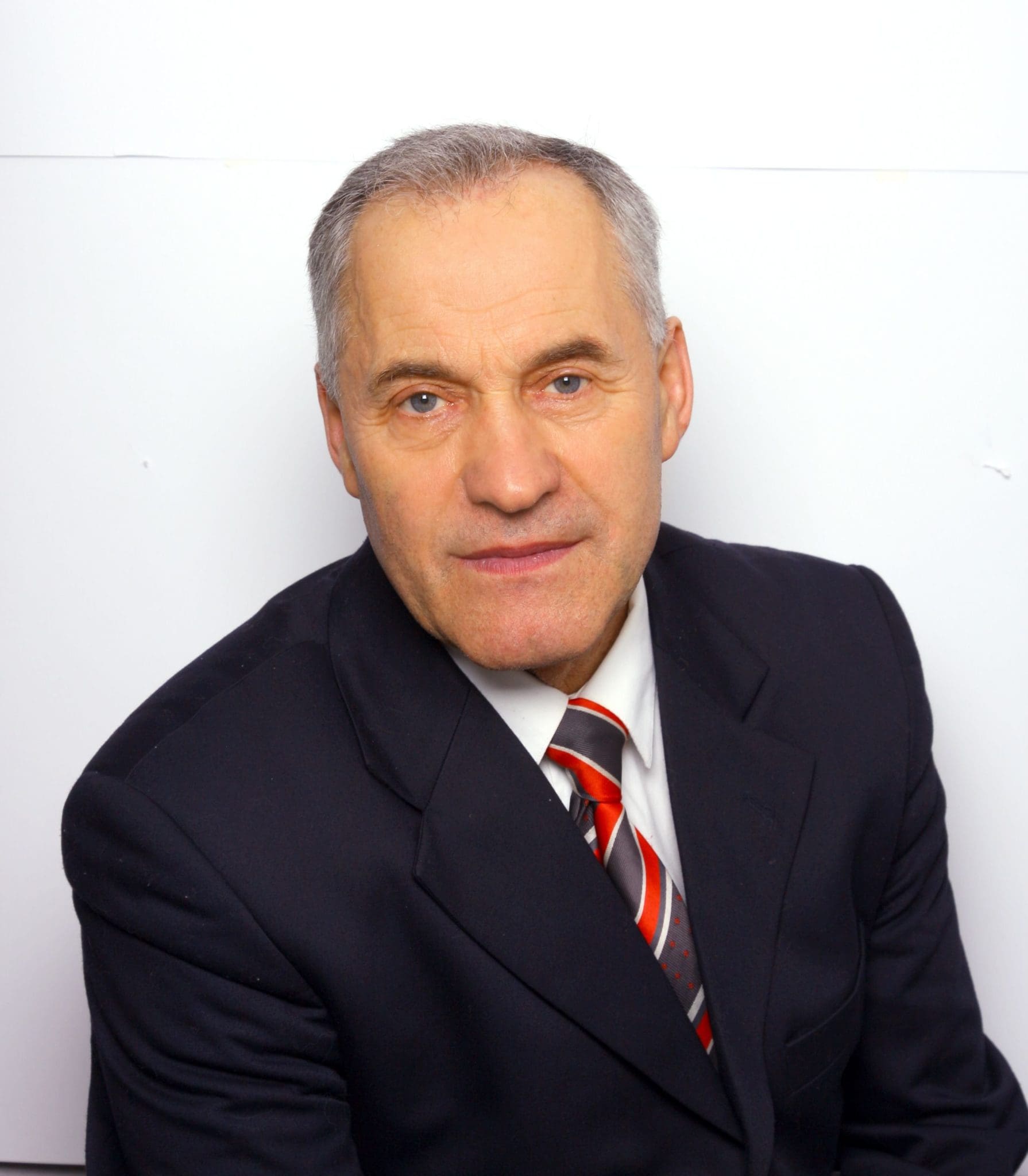 Михайло Бенч