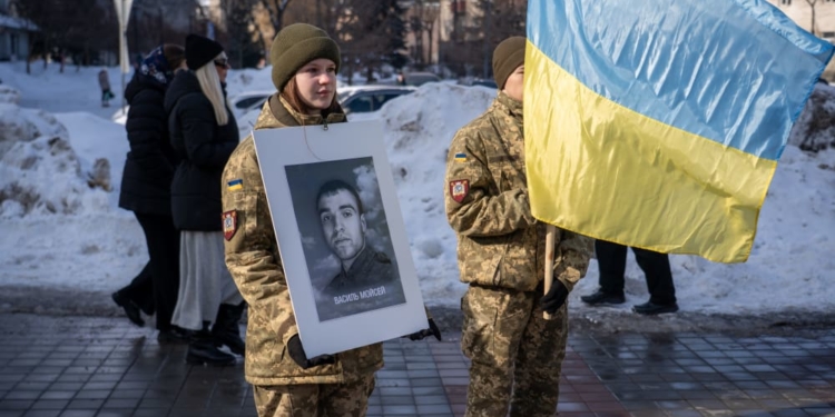 Небесна Сотня тримає небо: Тернопіль вшанував 12-ту річницю подвигу Героїв