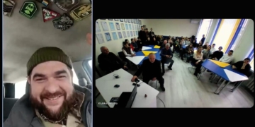 Знання як зброя: доцент ТНПУ Анатолій Пальчик провів діалог зі студентами прямо з фронту