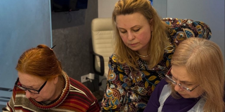 У Тернополі для родин військових провели заняття з арттерапії