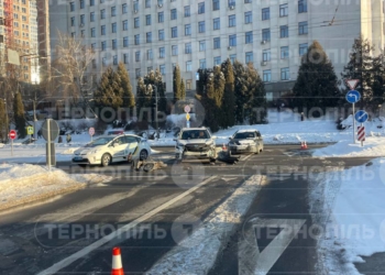 Збили курʼєра «Глово» на електроскутері в Тернополі