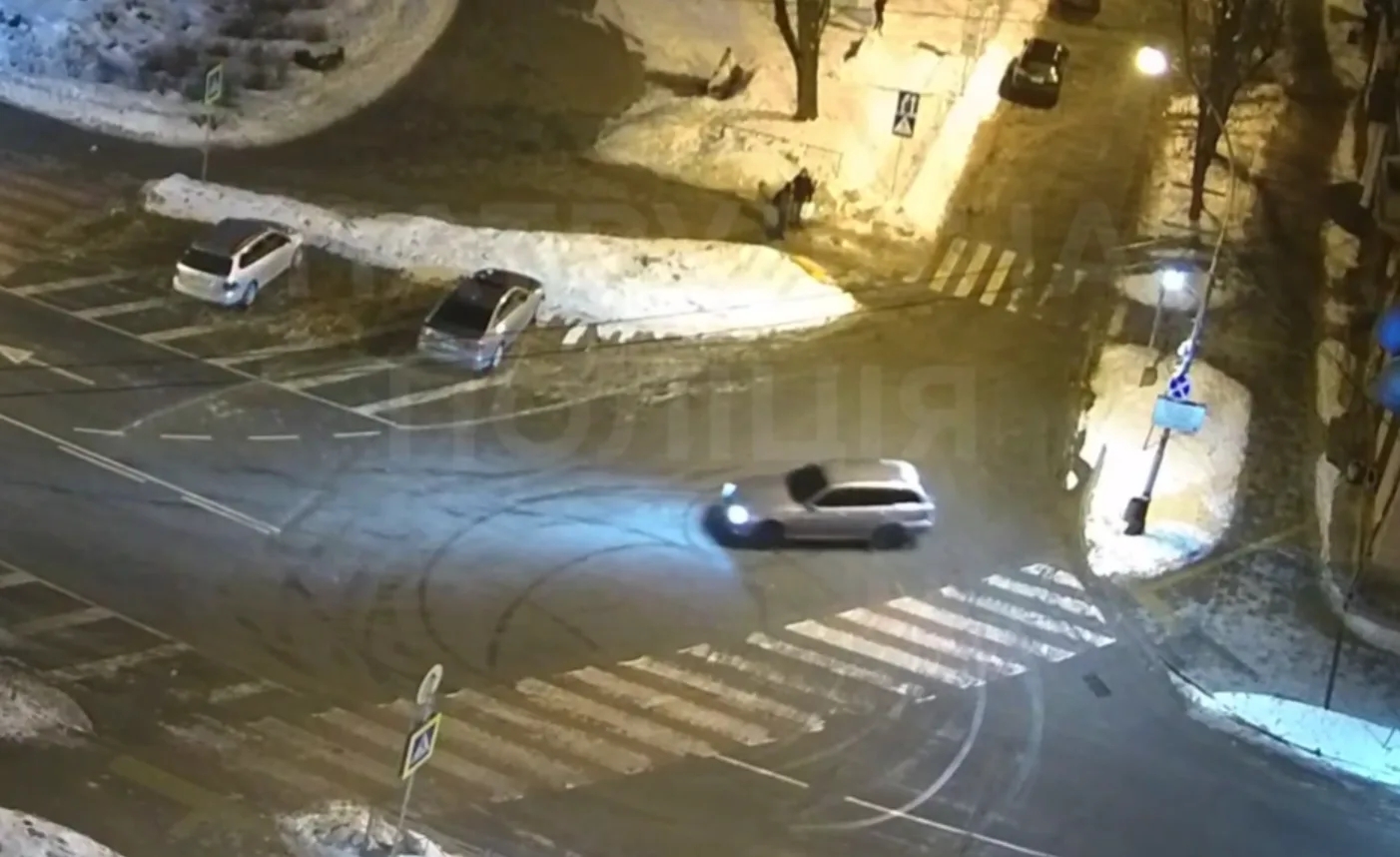 Дрифт біля пішохідного переходу: у Тернополі патрульні затримали 19-річного водія BMW
