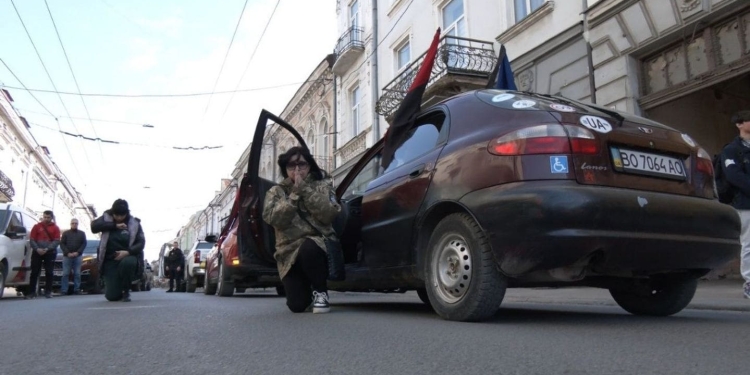 Супроводжує полеглих на щиті: історія тернополянки, яка втратила сина на війні