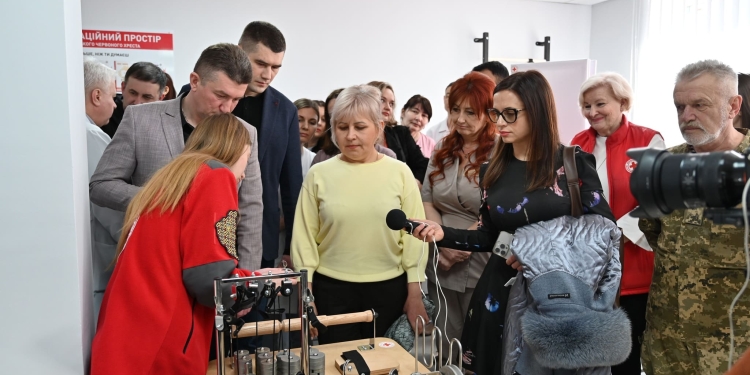 Подвійне оновлення лікарні в Ланівцях: відкрито реабілітаційний центр та операційну в укритті