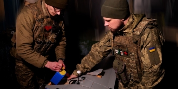 Тернопільські артилеристи готують «очі» та «жала» перед виходом на позиції