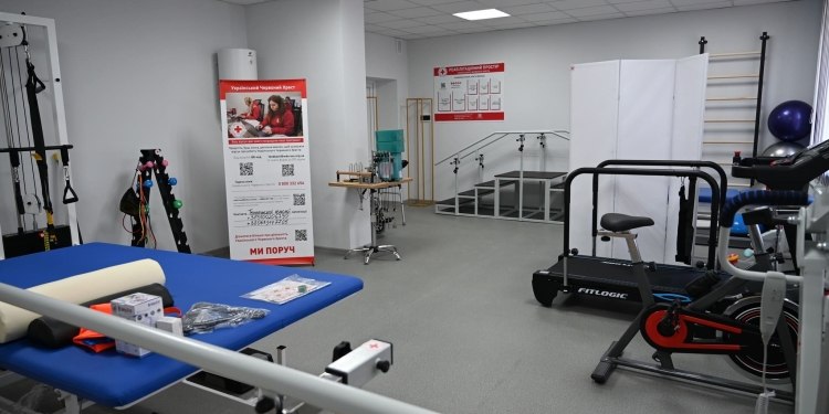 Подвійне оновлення лікарні в Ланівцях: відкрито реабілітаційний центр та операційну в укритті