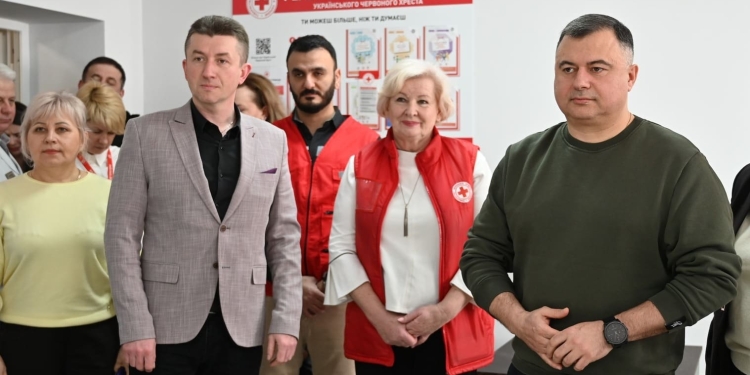 Подвійне оновлення лікарні в Ланівцях: відкрито реабілітаційний центр та операційну в укритті