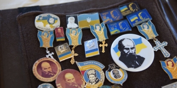 приватних колекцій значків