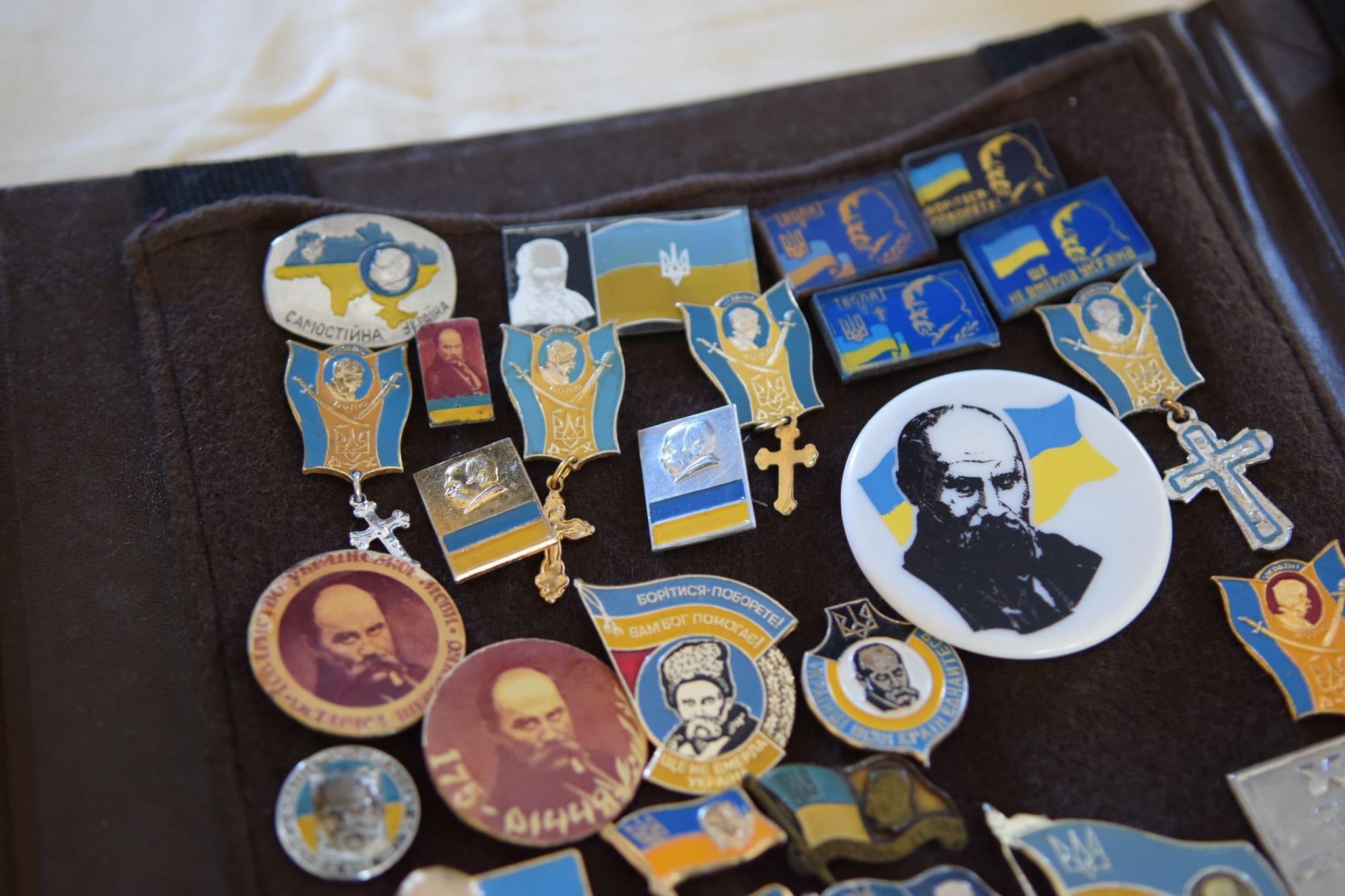 приватних колекцій значків