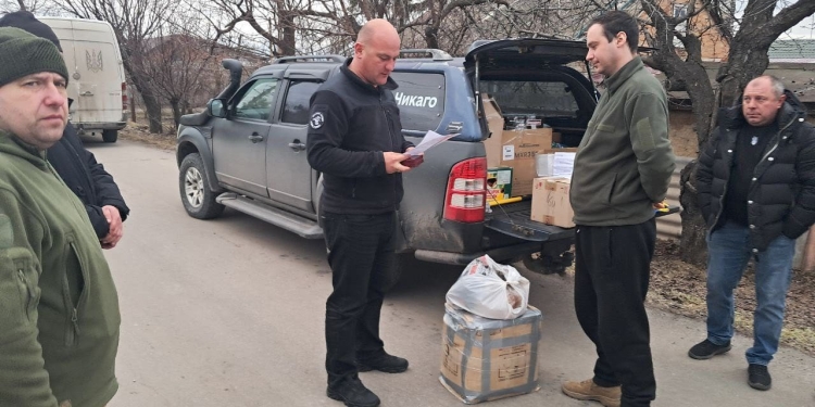 Чотири доби на фронті: Володимир Шматько передав допомогу чортківським захисникам на п’яти напрямках