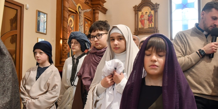 Жива віра: у Тернополі діти представили театралізовану Хресну дорогу