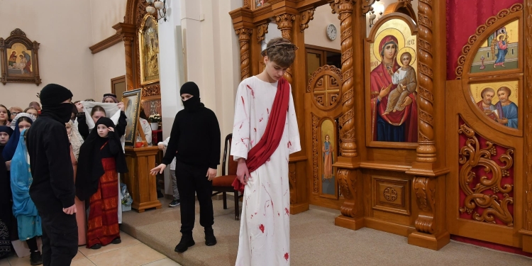 Жива віра: у Тернополі діти представили театралізовану Хресну дорогу