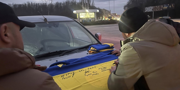 Чотири доби на фронті: Володимир Шматько передав допомогу чортківським захисникам на п’яти напрямках