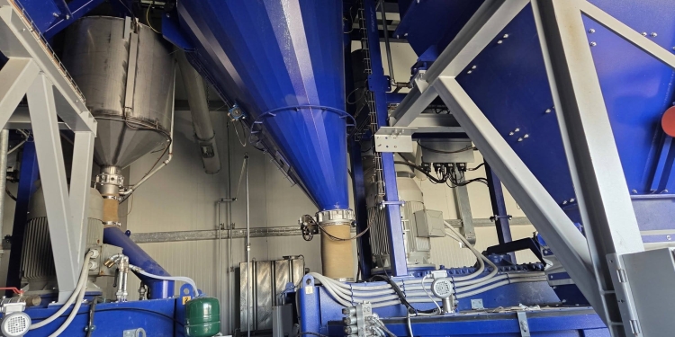 Інвестиція в майбутнє: у Микулинецькій громаді зводять потужний завод залізобетонних конструкцій