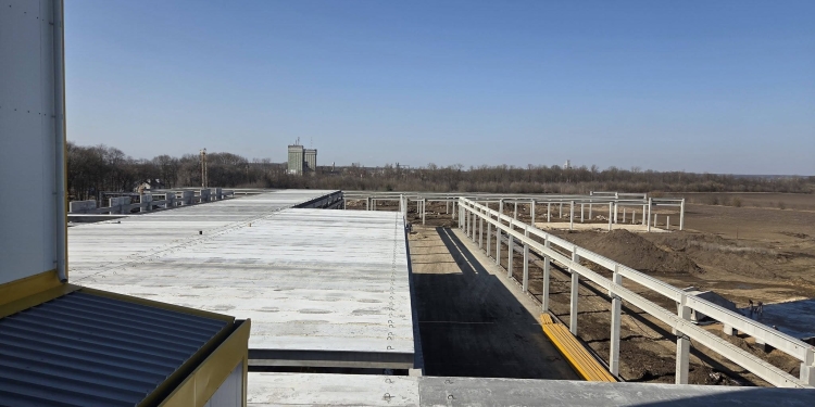 Інвестиція в майбутнє: у Микулинецькій громаді зводять потужний завод залізобетонних конструкцій