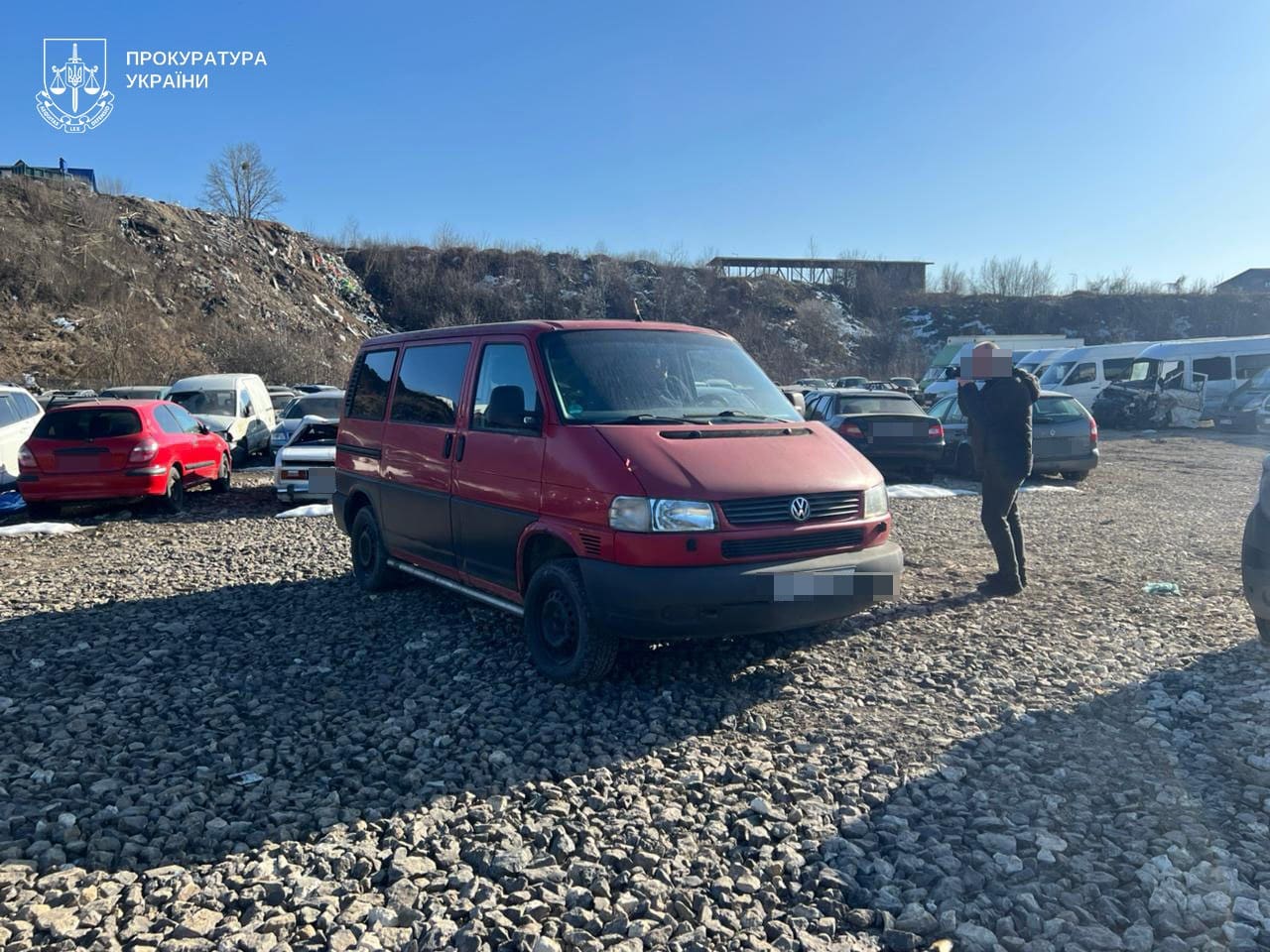 З арештмайданчика на фронт: у Тернополі вилучений «Volkswagen» передали військовим