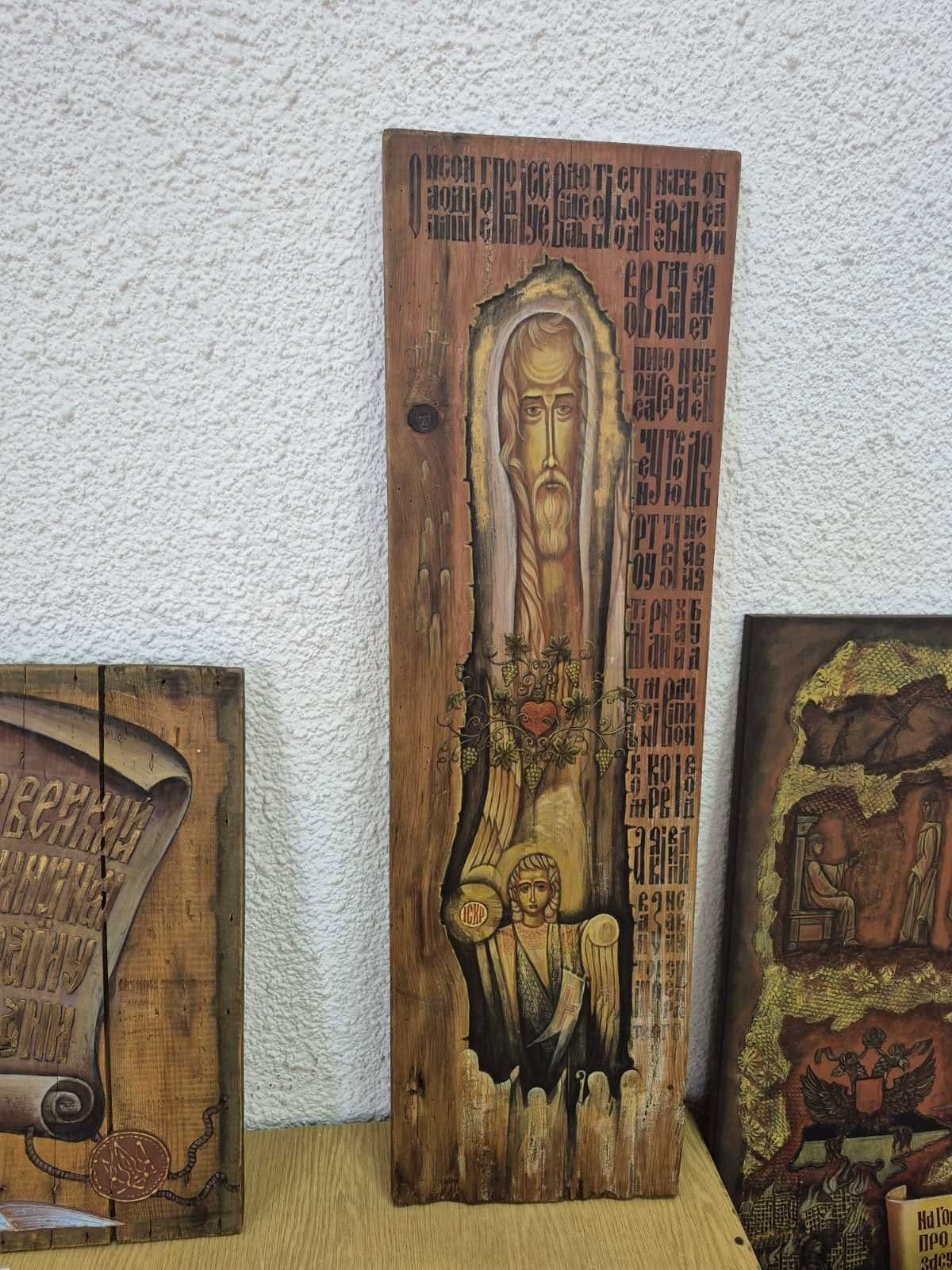 Духовна реабілітація: у Заліщицькому госпіталі відкрили виставку ікон Володимира Шерстія