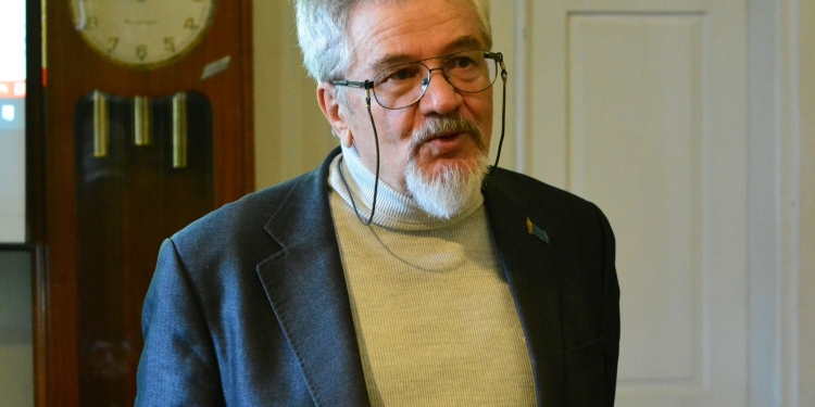 Науковий прорив у Кременці: презентовано унікальний посібник із поетичного перекладу