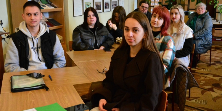 Науковий прорив у Кременці: презентовано унікальний посібник із поетичного перекладу