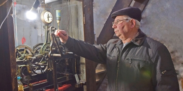 Роман Побуринний