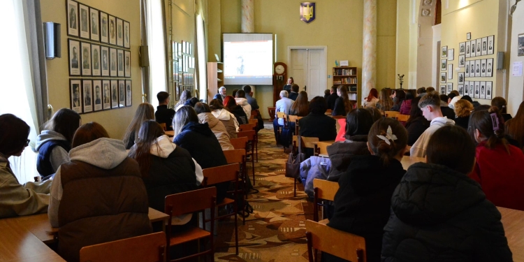 Науковий прорив у Кременці: презентовано унікальний посібник із поетичного перекладу