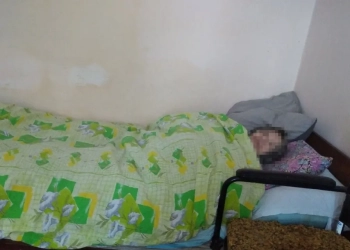 сама у холодній квартирі