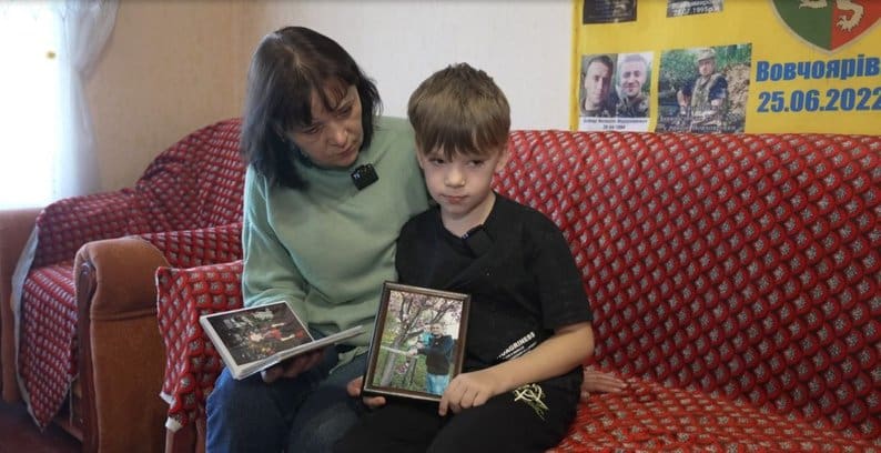 «Ми тата дочекаємося»: історія Жанни Кравчук, яка 43 місяці шукає сина-військового