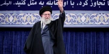 Аятола Хаменеї