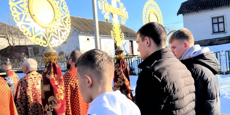 На Тернопільщині відбулася Хресна хода за мир в Україні