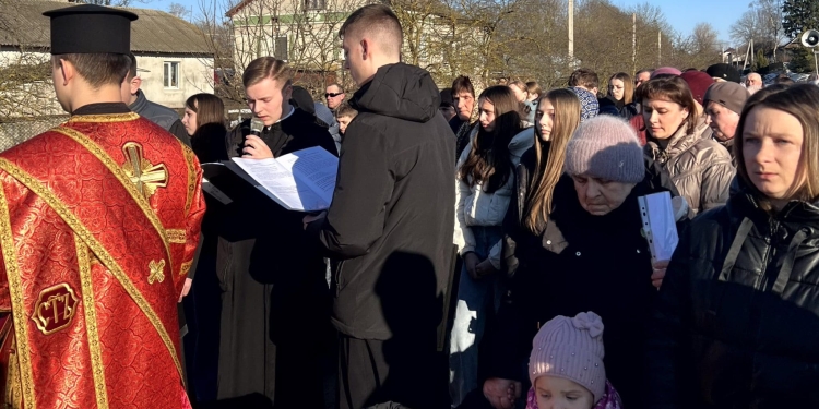 На Тернопільщині відбулася Хресна хода за мир в Україні