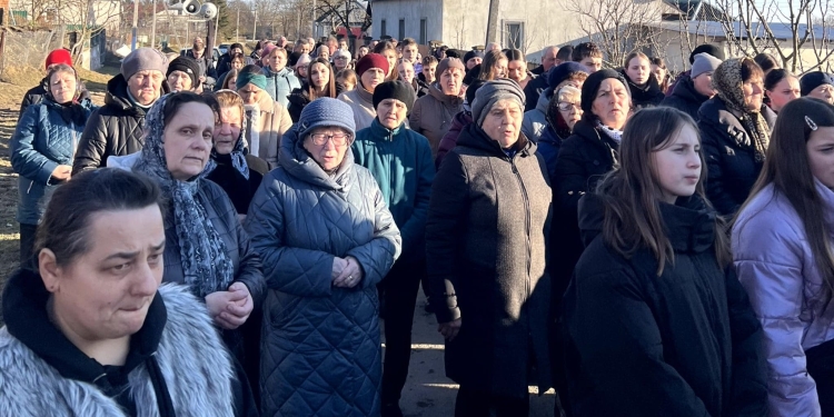 На Тернопільщині відбулася Хресна хода за мир в Україні