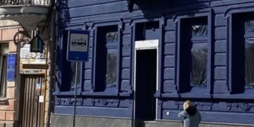 Скандал навколо «синього фасаду»