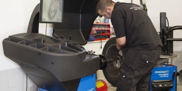 Сервіс коліс автомобіля