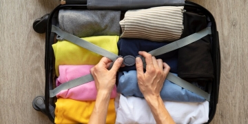 скласти речі у валізу