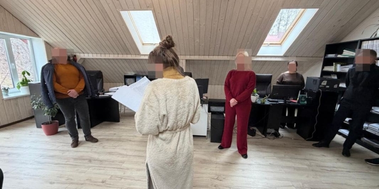 Гроші «пішли» повз пацієнта: Офіс Генпрокурора викрив схему на 108 мільйонів