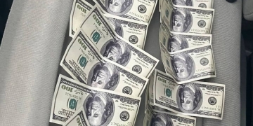 Обіцяв зa 3000 долaрів США допомогу у знятті з обліку – підозрюють жителя Тернополя