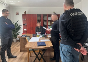 викрито лікаря