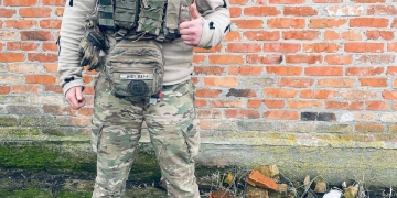 Голова правління “Тернопільміськгазу” Віталій Бобрівець передав генератор для захисників