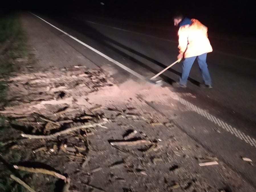 вирує негода зі шквальним вітром