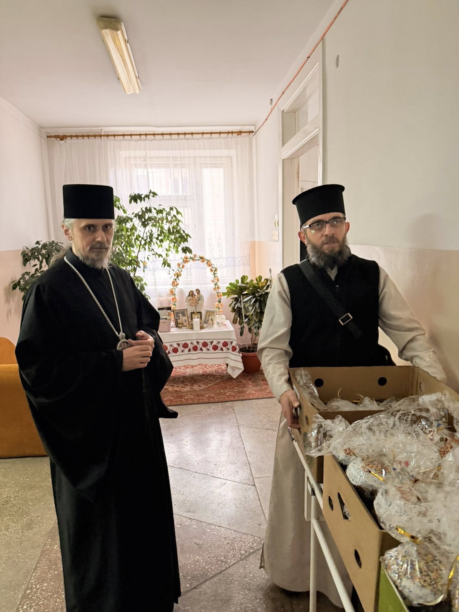 Світло Великодня в шпиталі: митрополит Нестор відвідав поранених захисників