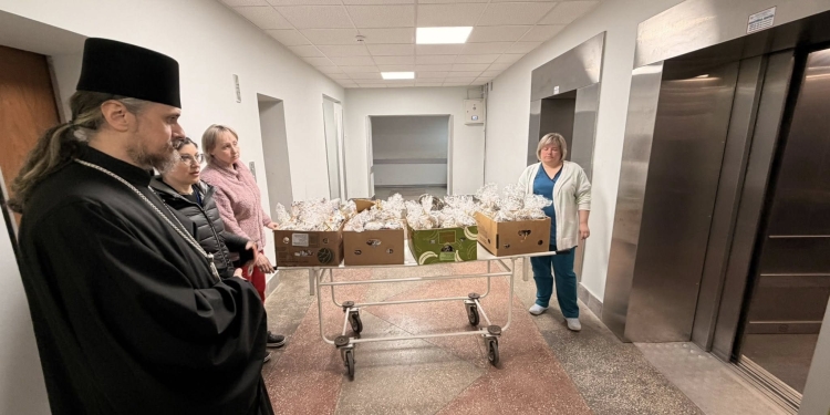 Світло Великодня в шпиталі: митрополит Нестор відвідав поранених захисників