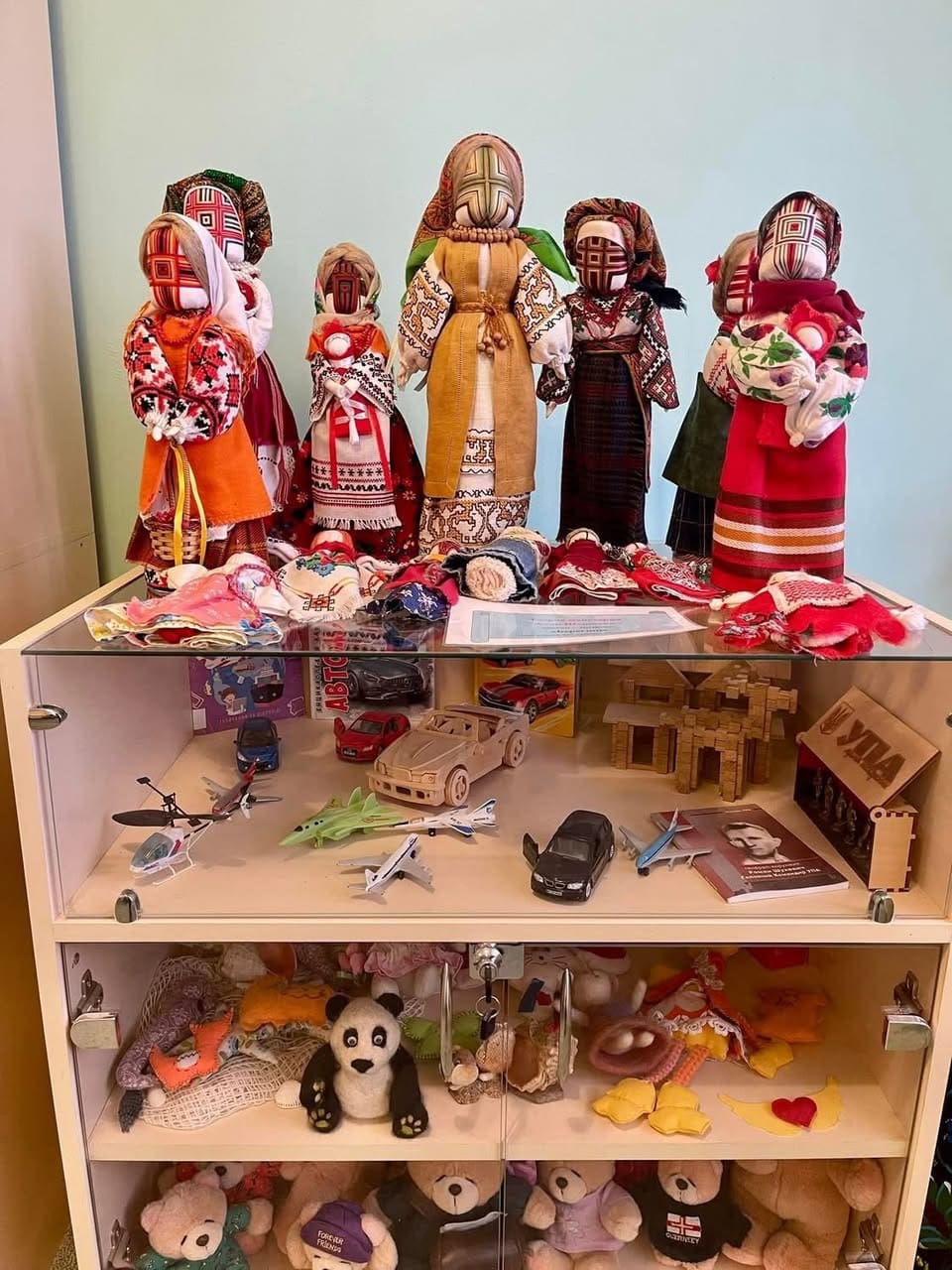 Книжкова полиця добра