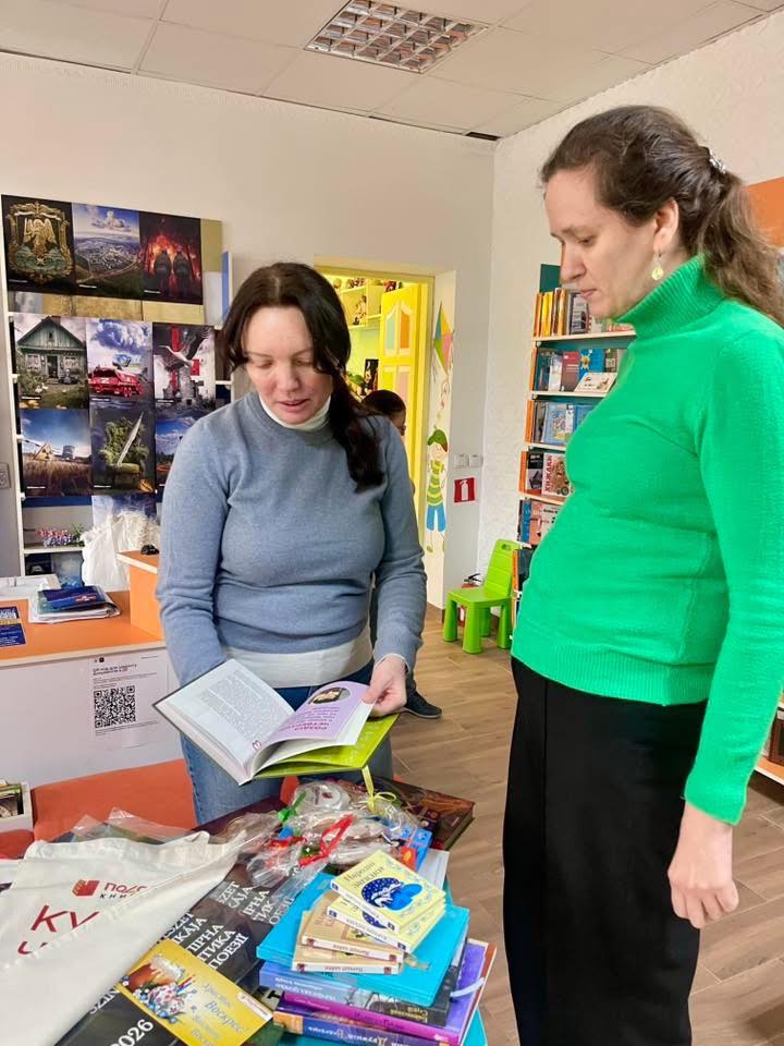 Книжкова полиця добра