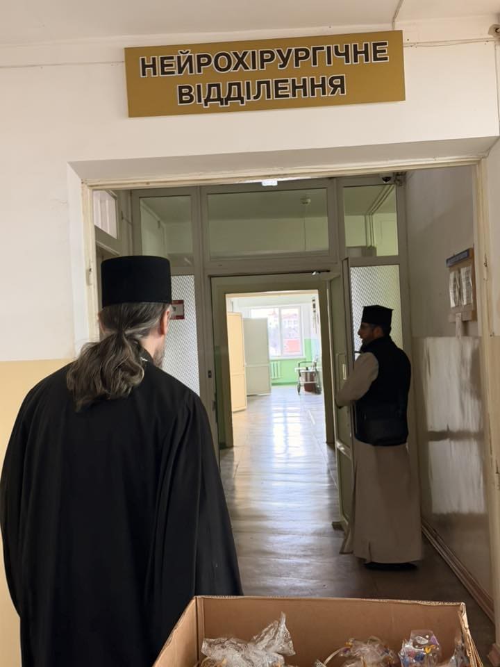 Світло Великодня в шпиталі: митрополит Нестор відвідав поранених захисників