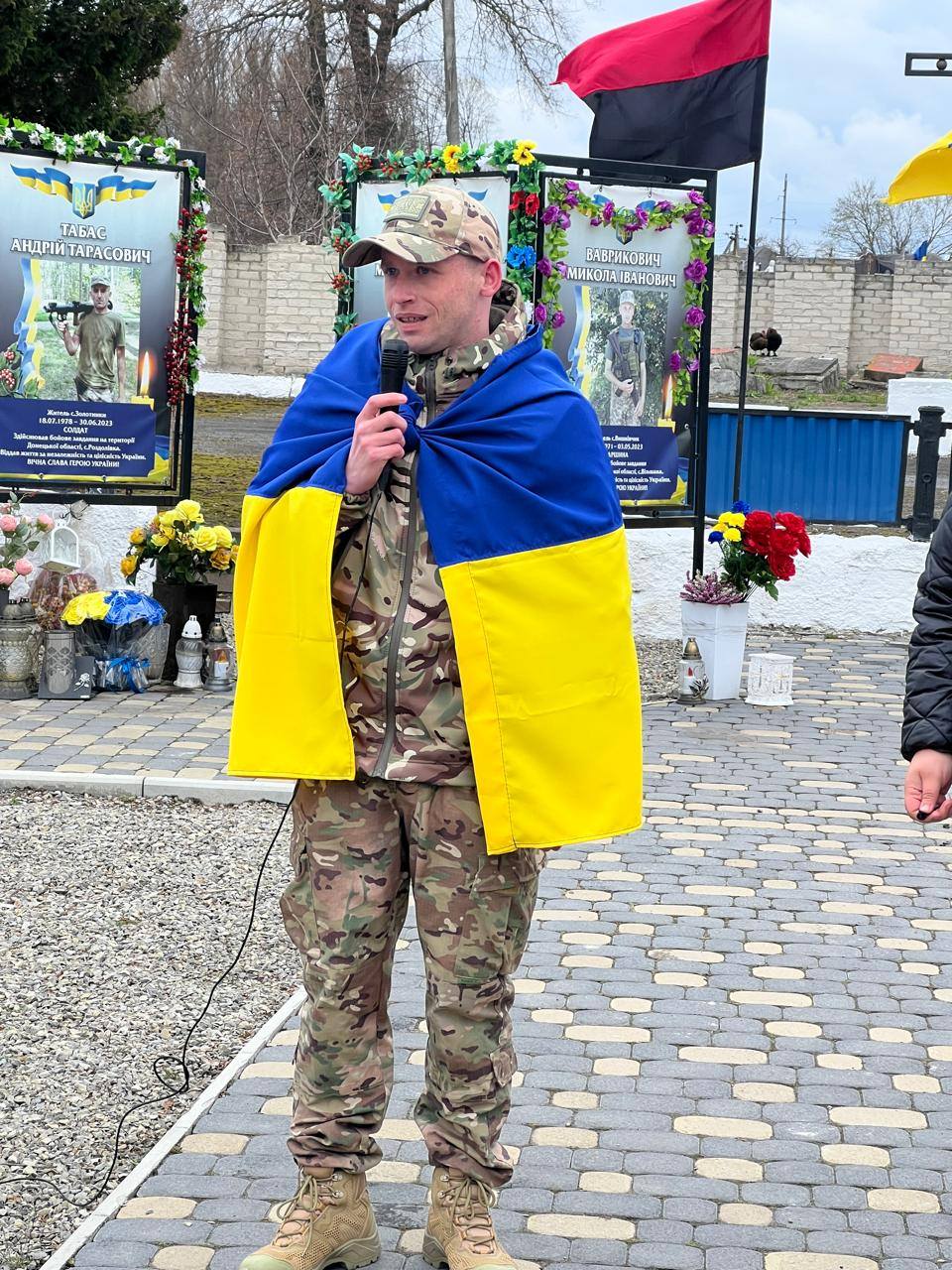 Два роки неволі позаду: Золотниківська громада зустріла захисника Володимира Кушніра