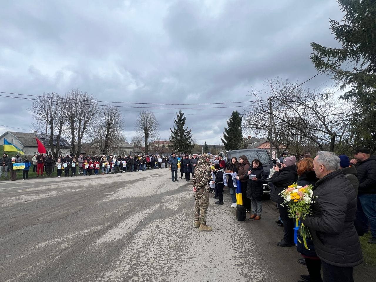 Два роки неволі позаду: Золотниківська громада зустріла захисника Володимира Кушніра