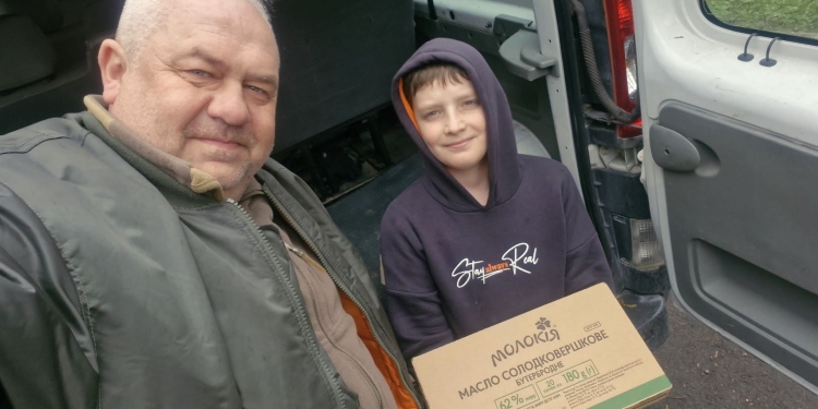 Великдень у кожну хату: «Жовтий фартух» передав святкові набори потребуючим тернополянам